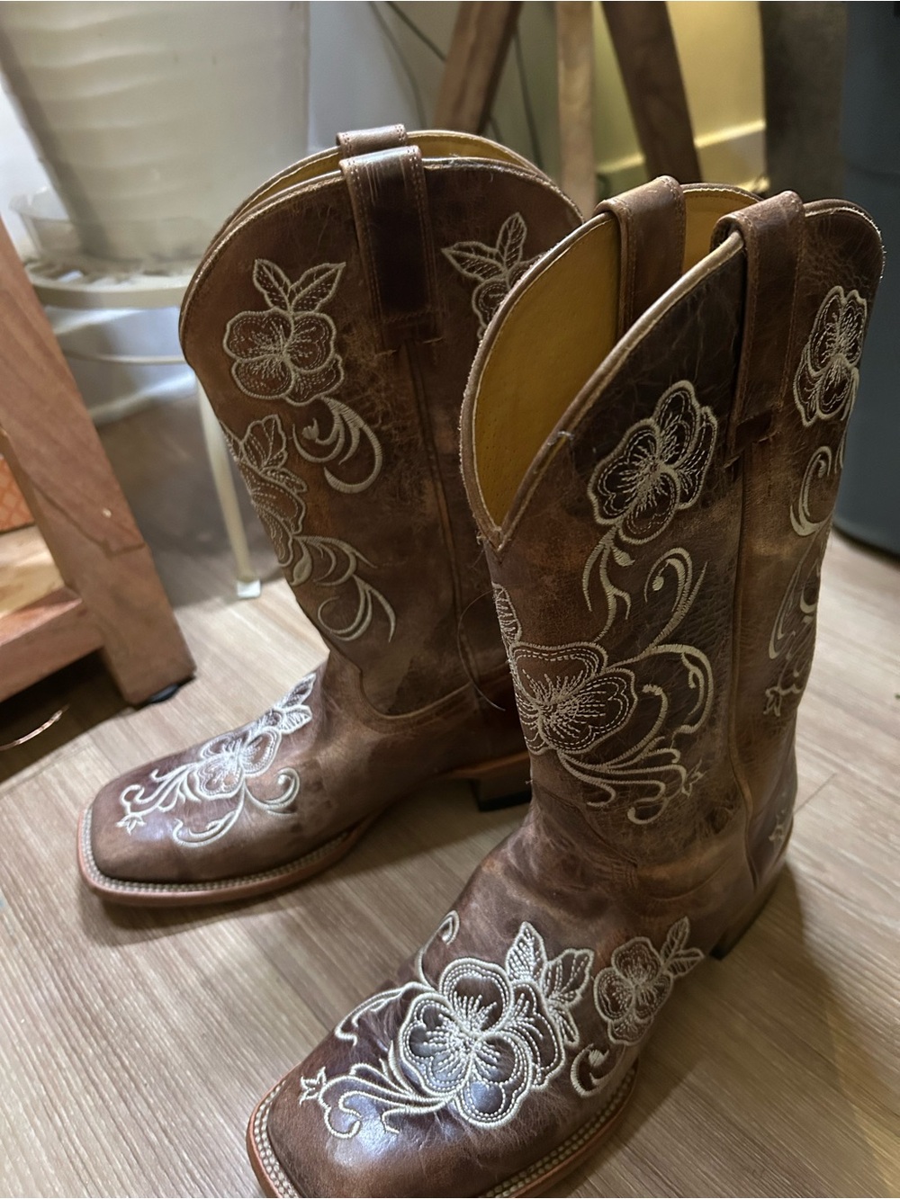 Shyanne Brown Leather Lace-Up Cowgirl Boots with White Floral Embroidery